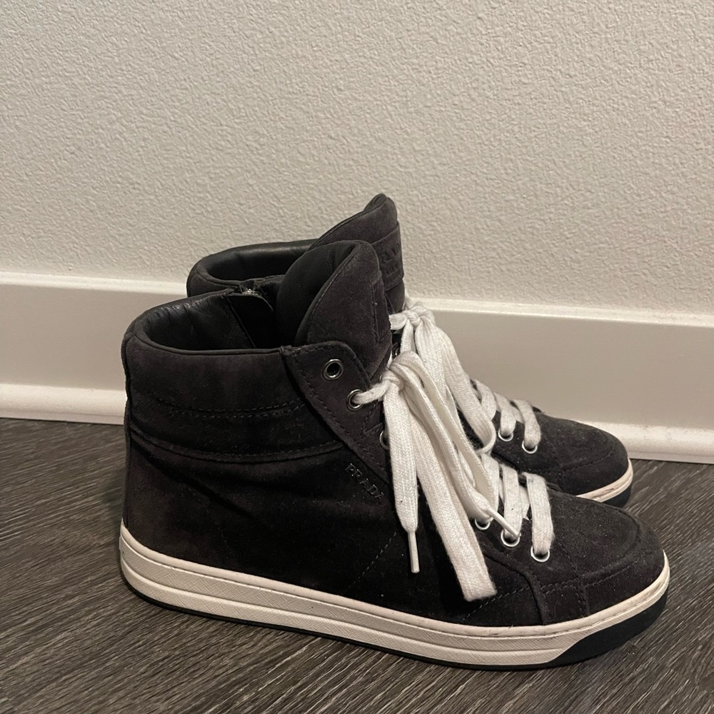 Size 37 Women’s Prada Gray High-Top Sneakers